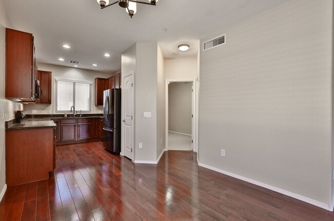 Building Photo - Beautiful Gilbert 3 bed/3 bath Home in The...