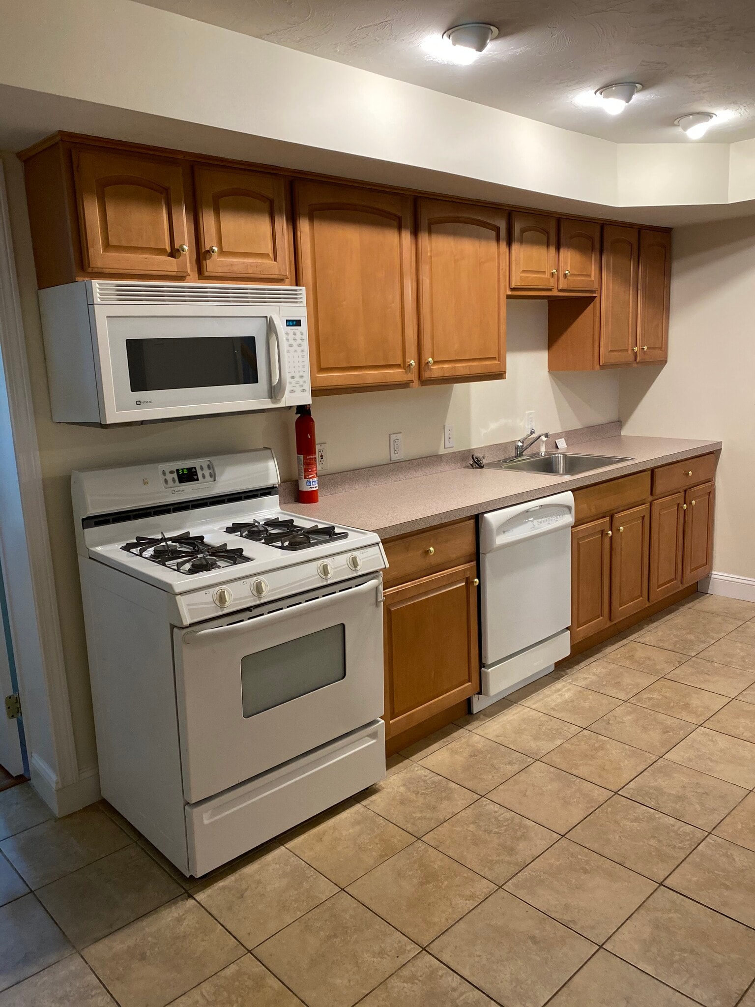 Building Photo - 90 6th St