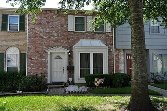 Building Photo - 8450 Ariel St