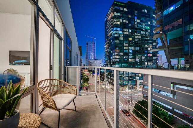 Building Photo - Don't miss out on your chance to Live at t...