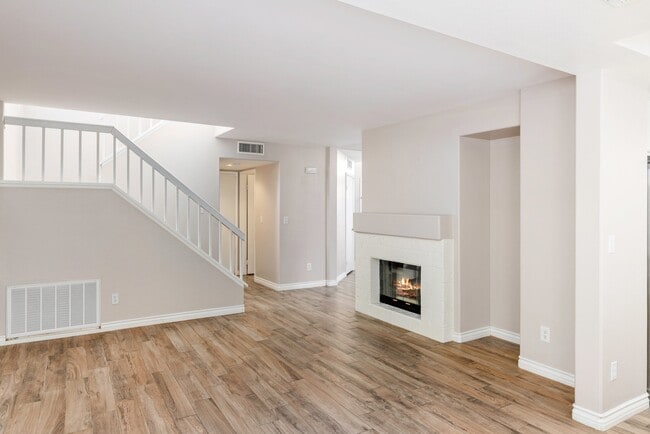 Building Photo - 2345 Potters