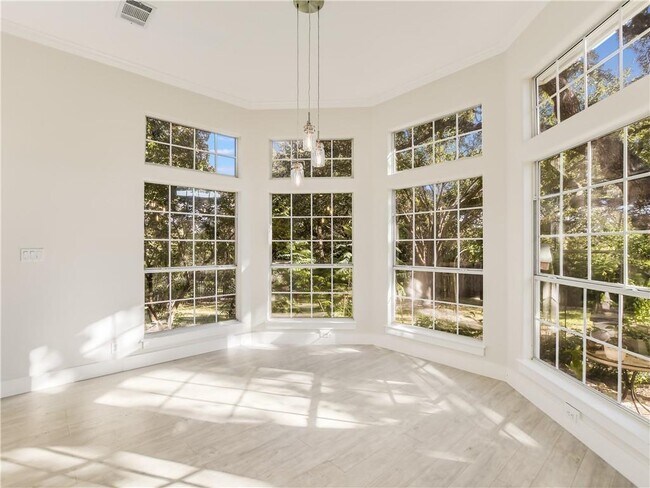 Building Photo - 207 Tellus St