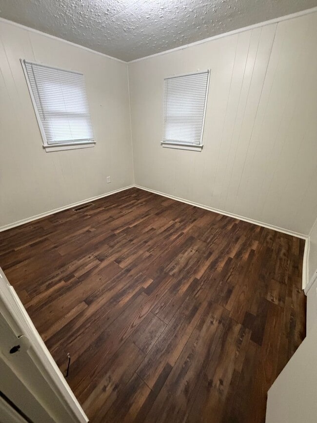 Building Photo - 1810 Laurel St