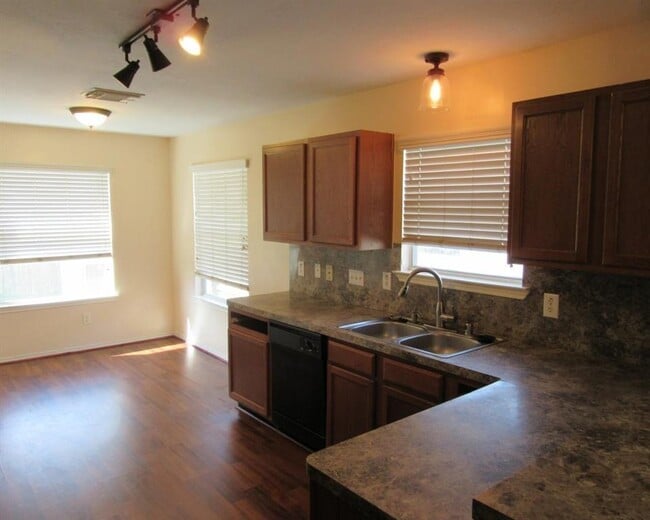 Building Photo - 14122 Noahs Landing Ln
