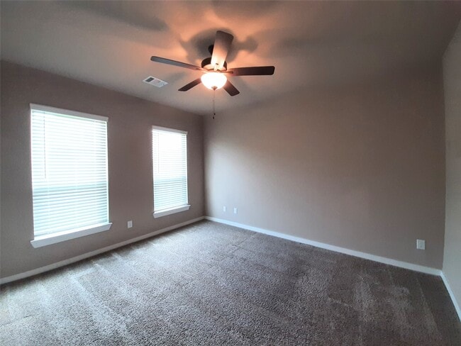 Building Photo - 9864 Grosbeak Ln