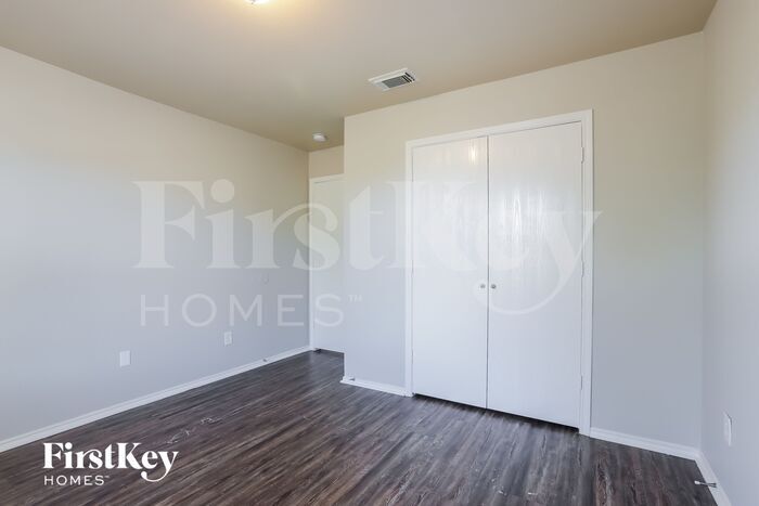 Building Photo - 7934 Tawny Bluff Ct