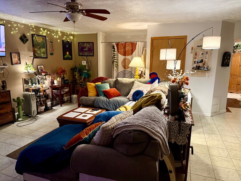 Building Photo - 14531 Stephen St