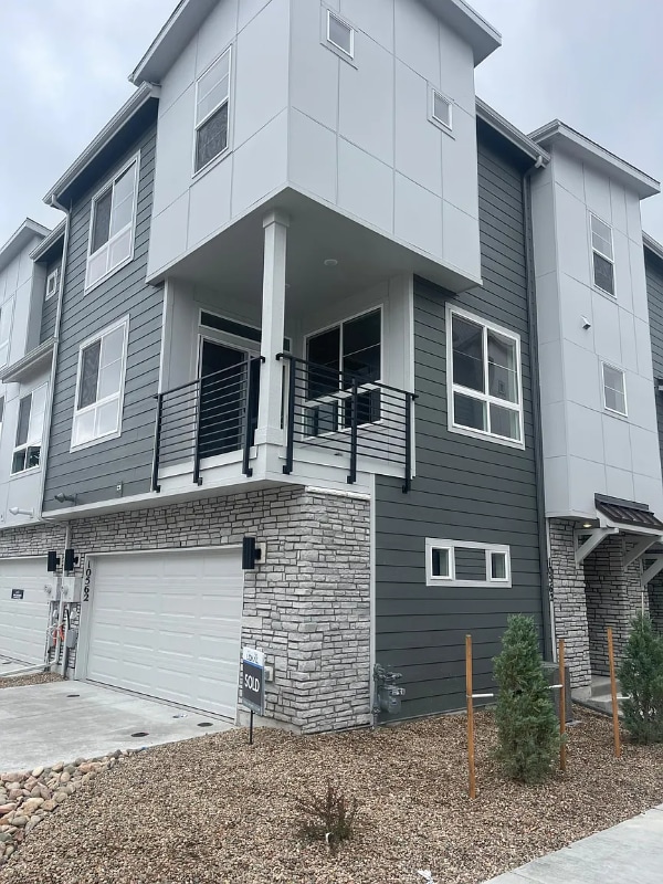 Building Photo - 10562 Domeykite Vw