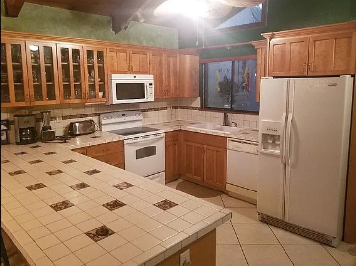 Kitchen - 6111 NW 34th Ter