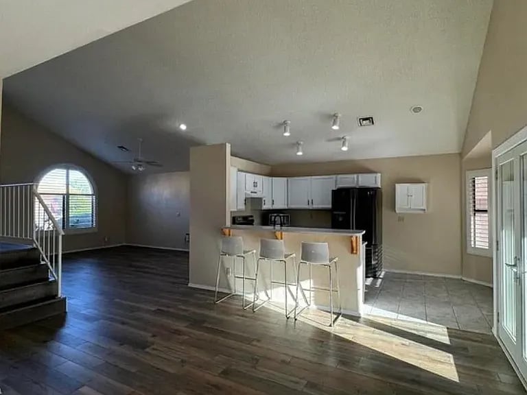 Building Photo - 15002 S 27th Way