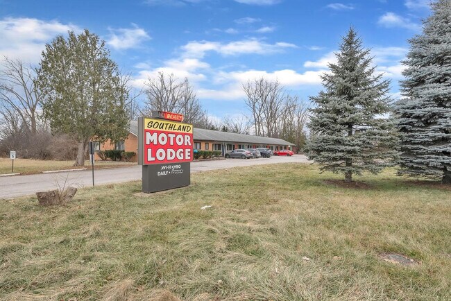 Building Photo - 18732 Dix Toledo Rd