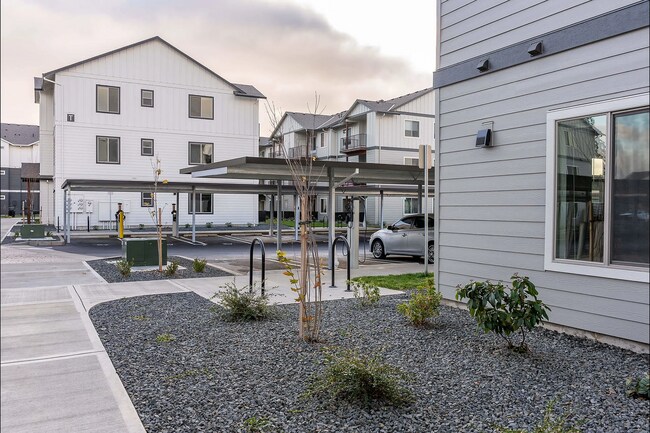 Building Photo - 2145 Molalla Rd