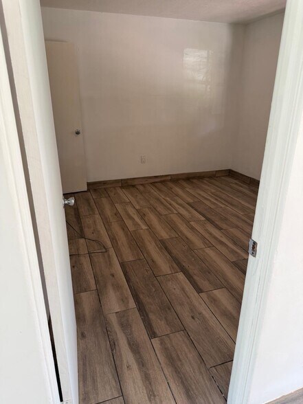 Building Photo - 6323 Ravinnia Dr