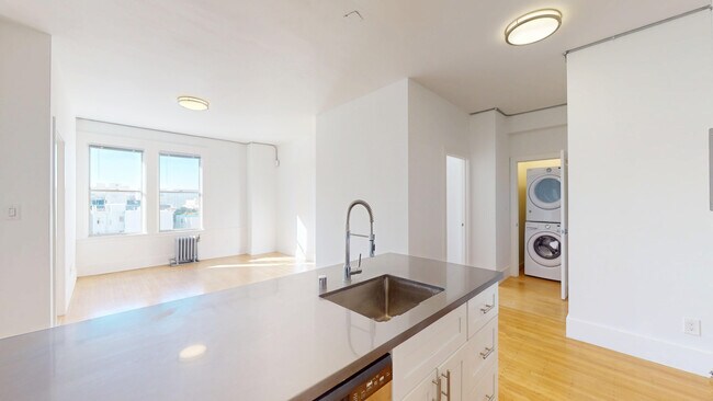 Building Photo - 1408 California St