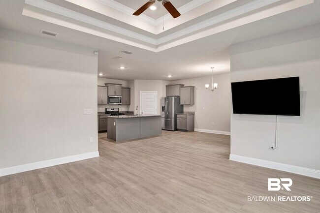 Building Photo - 390 Gemini St