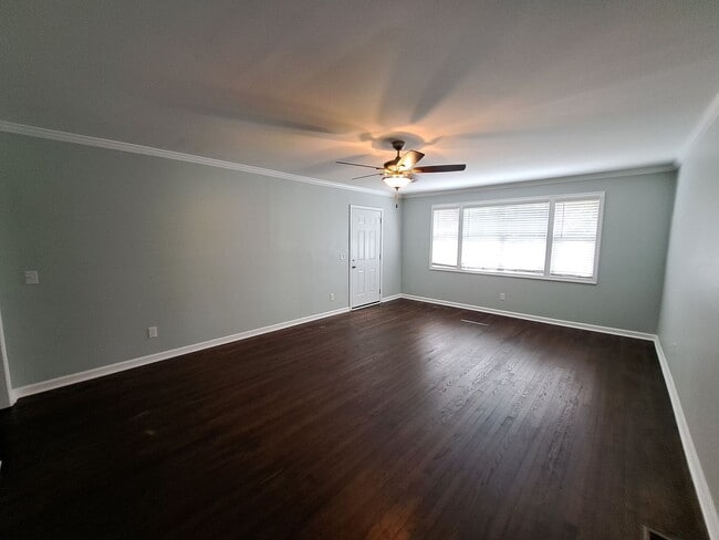 Building Photo - 1450-1452 Brentwood Drive
