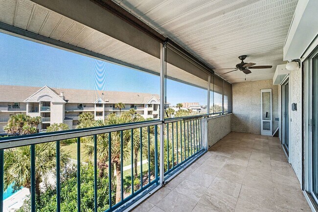 Building Photo - Waterfront Condo in Gulf Landings