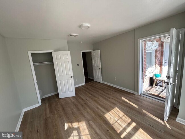 Building Photo - 1311 S 52nd St