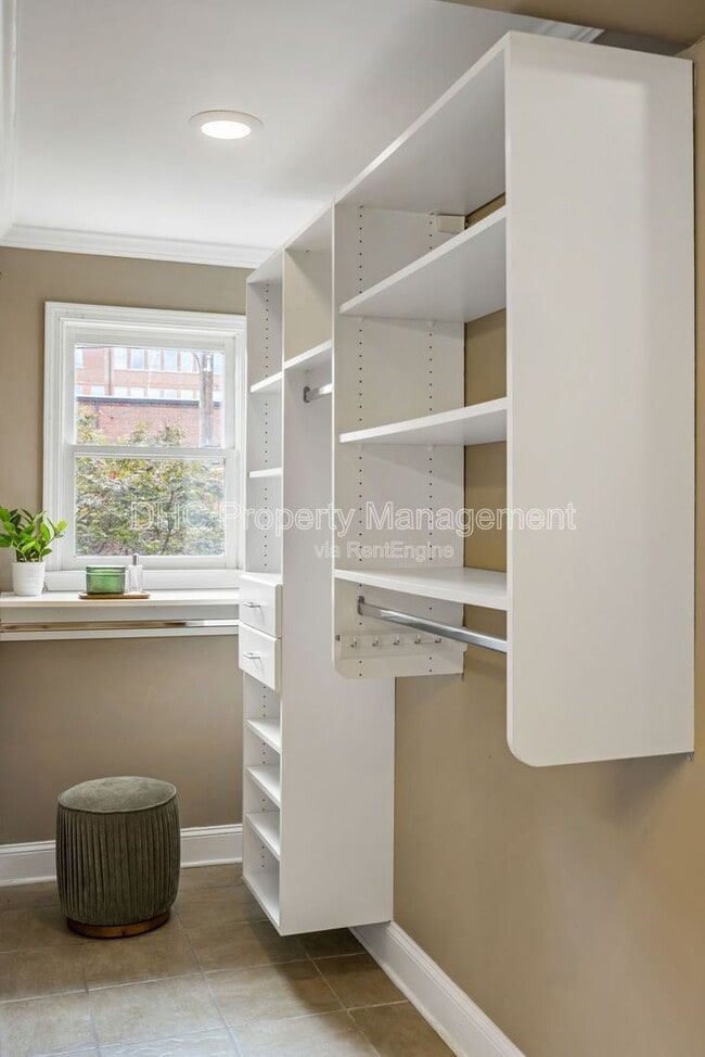 Building Photo - 161 Randolph St NE