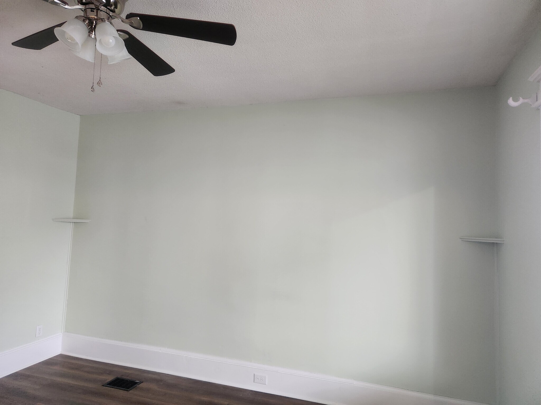 Building Photo - 216 S 4th St