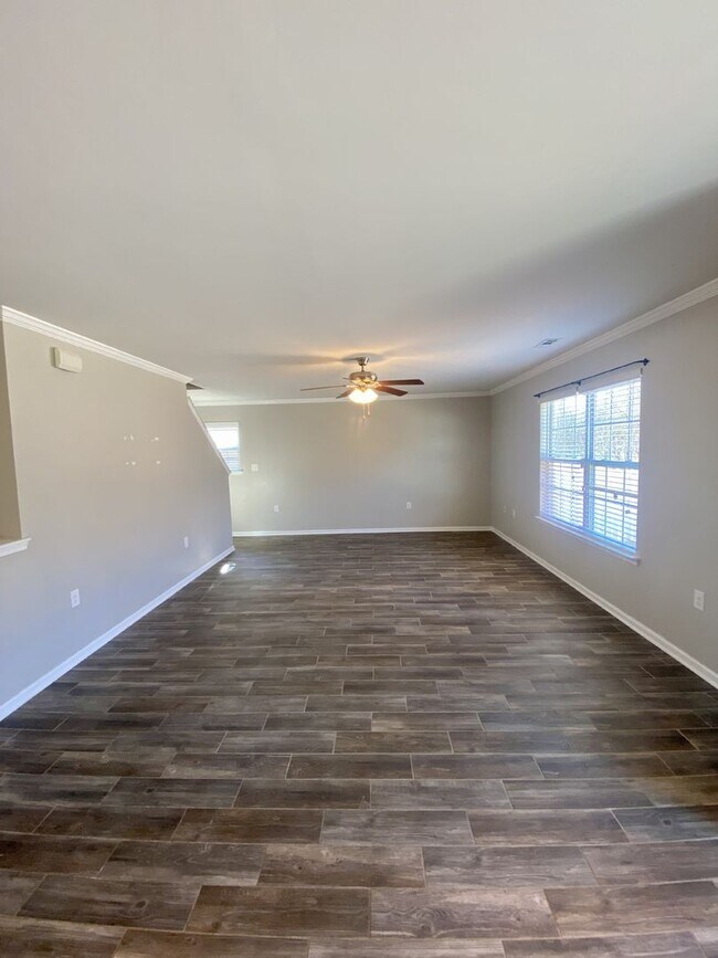 Building Photo - 1239 Farm Branch Dr SW