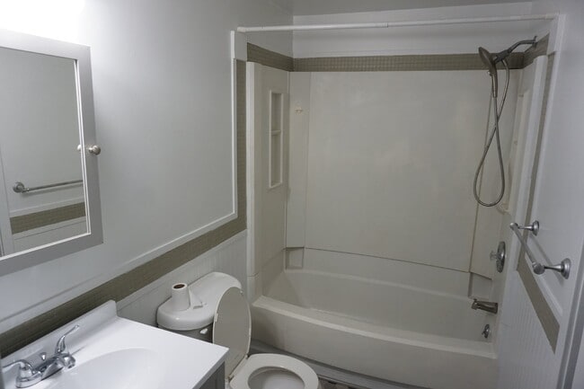 Building Photo - 2BR/2BA Townhome in Caneel Cove, Midtown W...