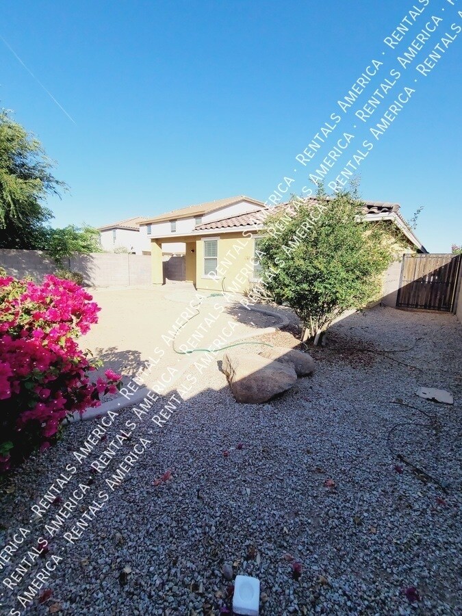 Building Photo - 776 E Cowboy Cove Trail