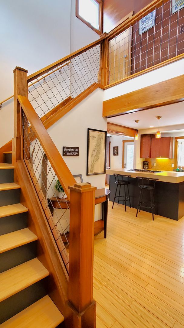 Building Photo - Fully Furnished Monthly Off-Season Gem!