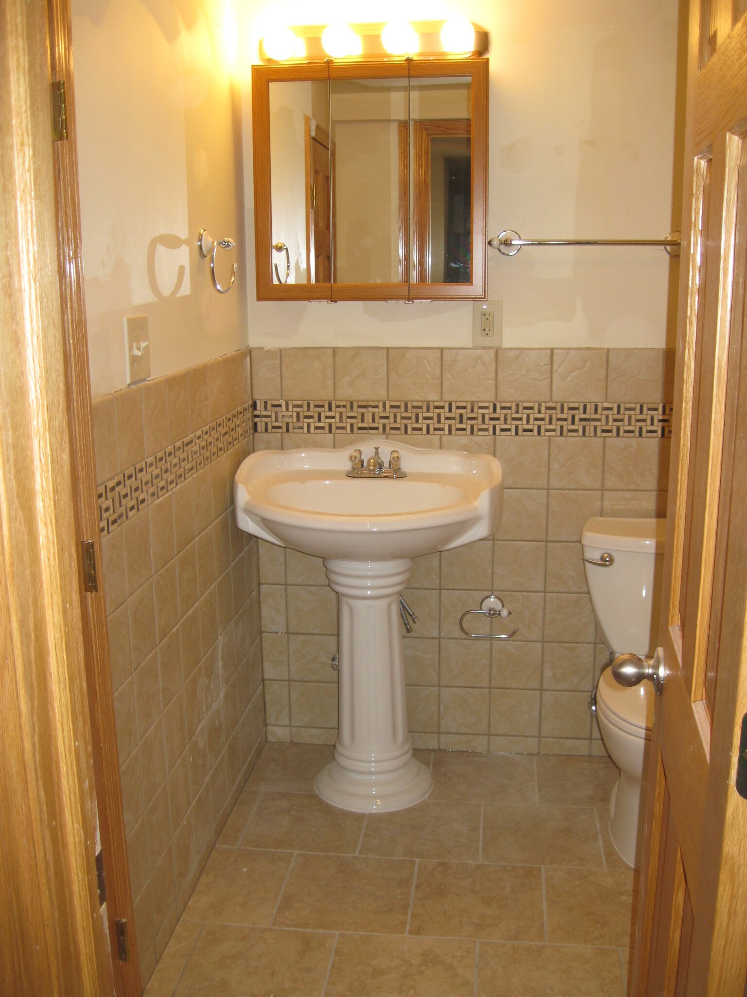 Building Photo - 2701 Delaware St SE