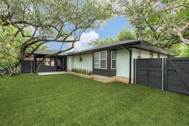 Building Photo - 1700 Barton Hills Dr