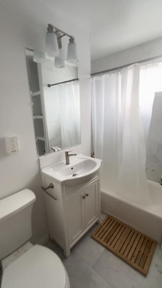 Building Photo - 37 Walker St