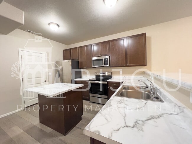 Building Photo - 7661 Silver Larch Pt