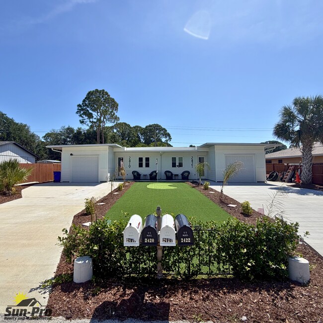 Building Photo - 2419 India Palm Dr