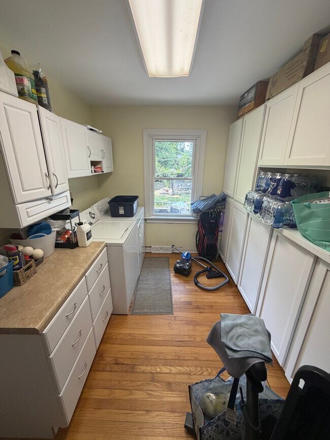 Building Photo - Charming 2 Bedroom Home with Spacious Yard in Henrico!