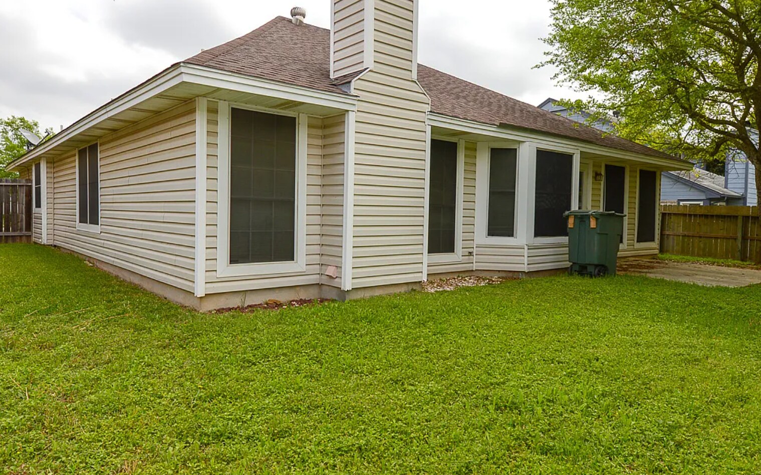 Building Photo - 314 Scotch Rose Ln