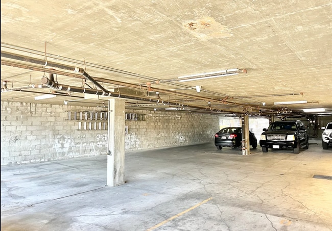 Building Photo - 22651 Del Valle St