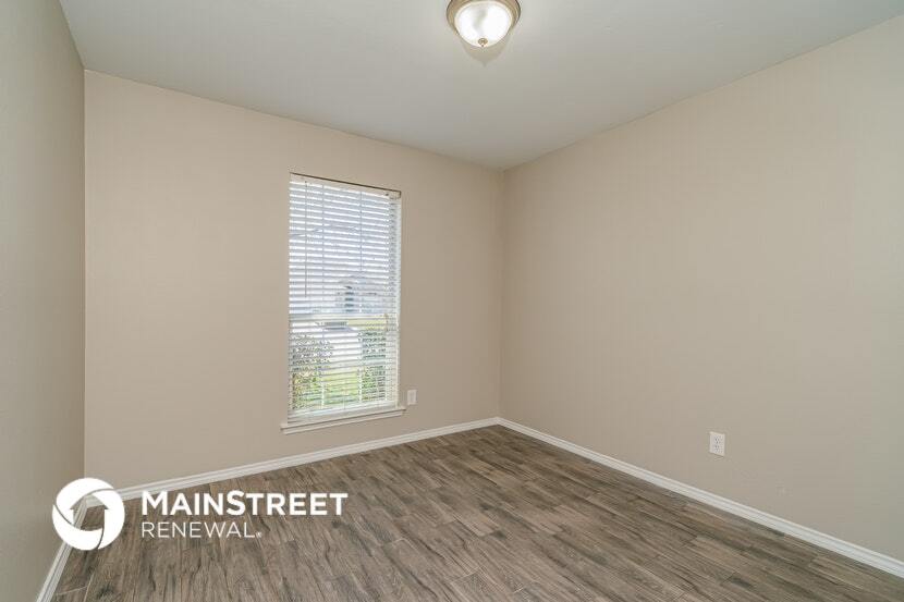 Building Photo - 8015 Splitrail Ct