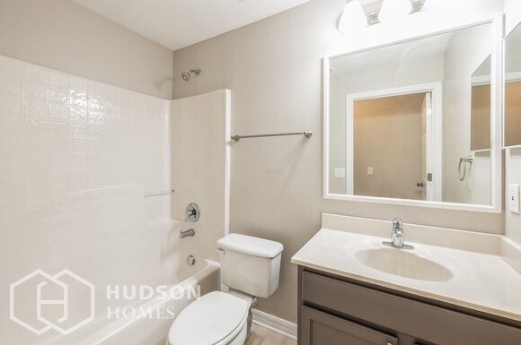 Building Photo - NOW AVAILABLE! - 4025 Half Moon Circle, Mi...