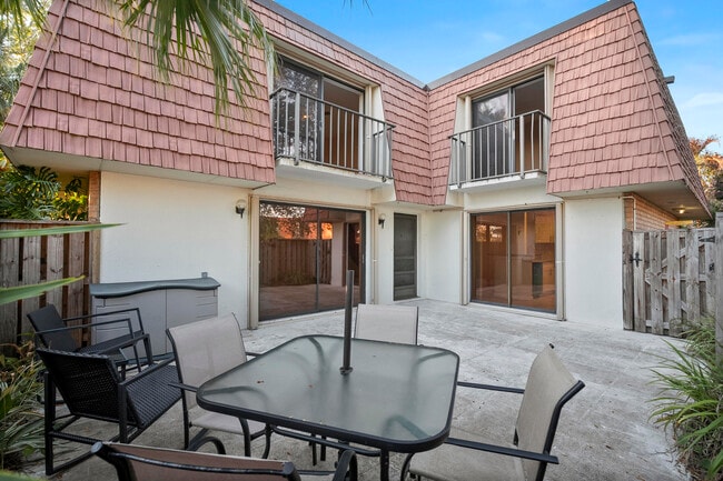 Building Photo - 3098 SW Sunset Trace Cir