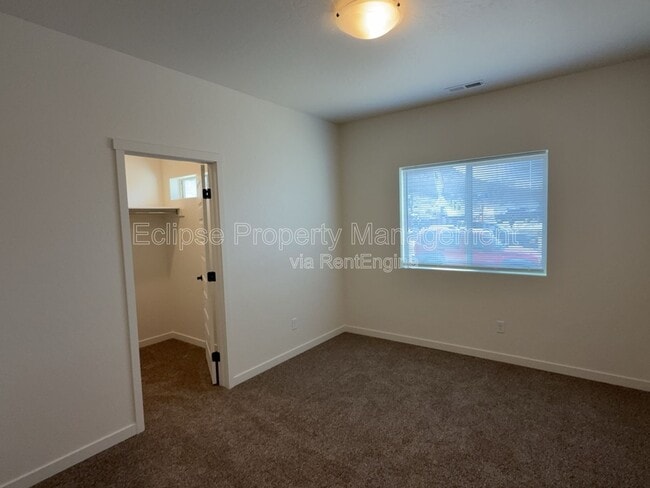 Building Photo - 2638-B 1/2 B 1/2 Rd