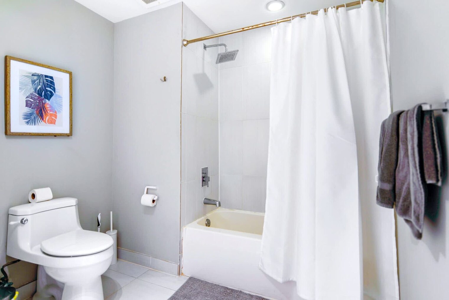 Building Photo - 3250 NE 1st Ave