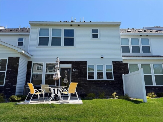 Building Photo - 6285 Larkspur Ln