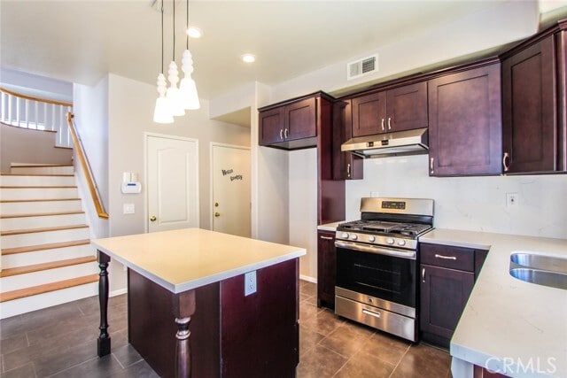 Building Photo - 655 Roscoe St