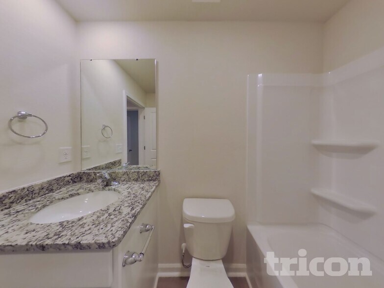 Building Photo - 727 Hawley St