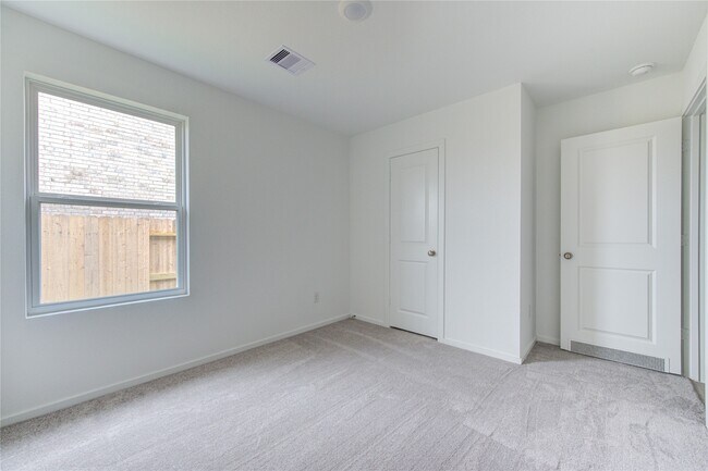 Building Photo - 26811 Prairie Smoke Ln