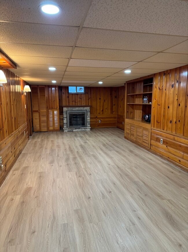 Building Photo - 896 Webster Ln