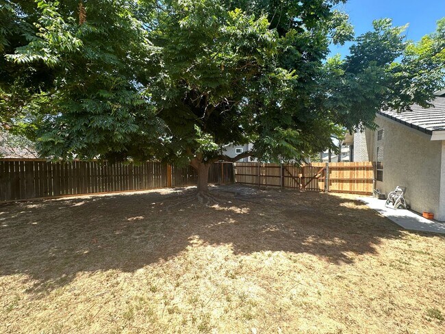 Building Photo - 7049 Arlington Pl