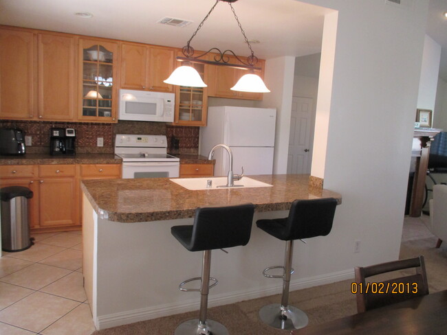 Building Photo - 2156 N Sunshine Cir