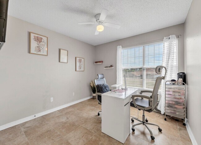 Building Photo - Renovated 3BR/2BA All-Brick Home | South C...