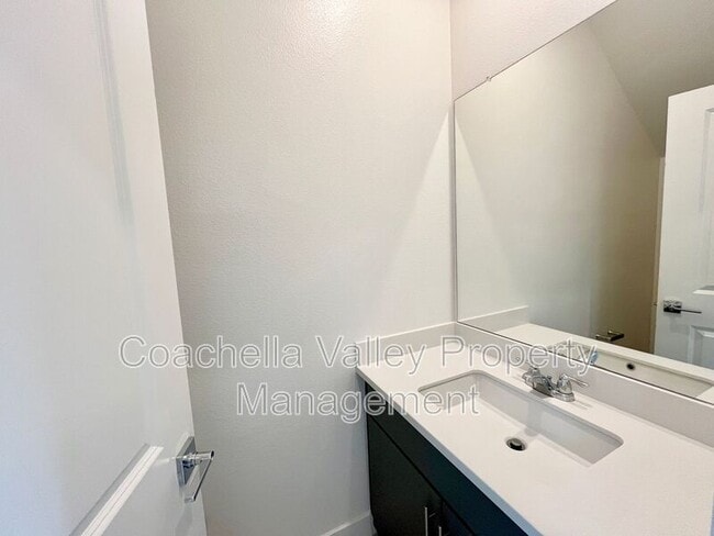 Building Photo - 76279 Cambridge Dr